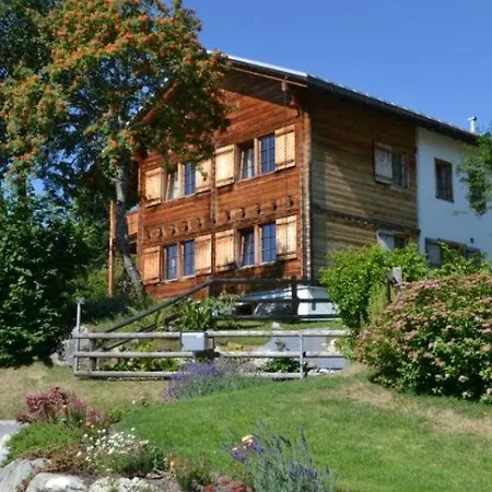 Sleeps 10 Wifi Apartment *